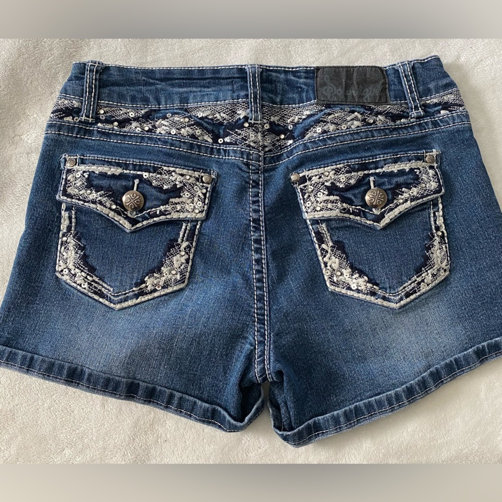 Sound girl shorts size 11